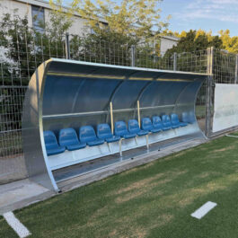 Abri de touche Club « Heavy metal » Arrière en tôle acier - Longueur 6,00 ml - 12 places